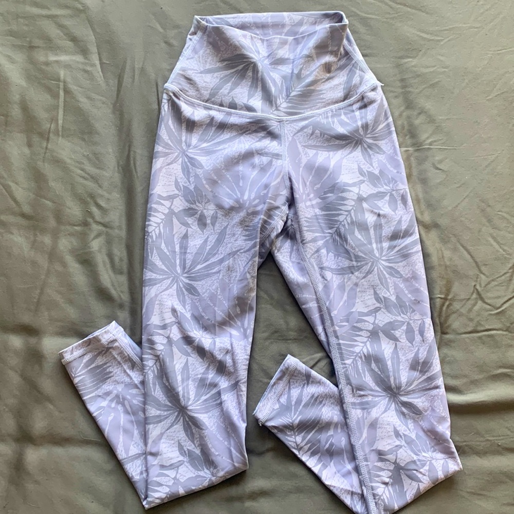 P’tula size XS purple leggings